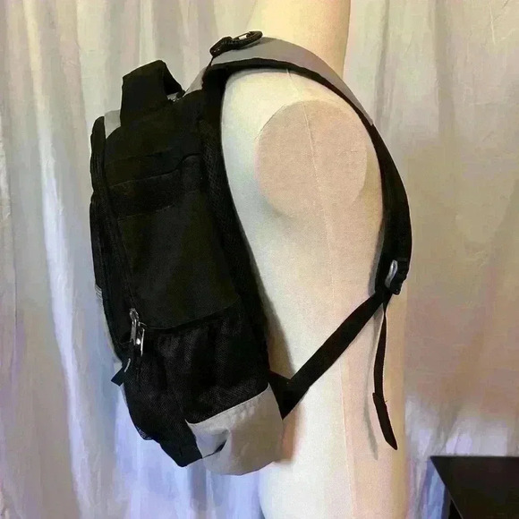 Clutch Baseball Backpack. Double Cage Hooks. Lots Of Pockets. - Picture 6 of 6